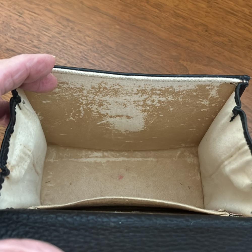 Dooney & Bourke Crossbody Front Closure Bag with Detatchable Strap - Picture 7 of 10